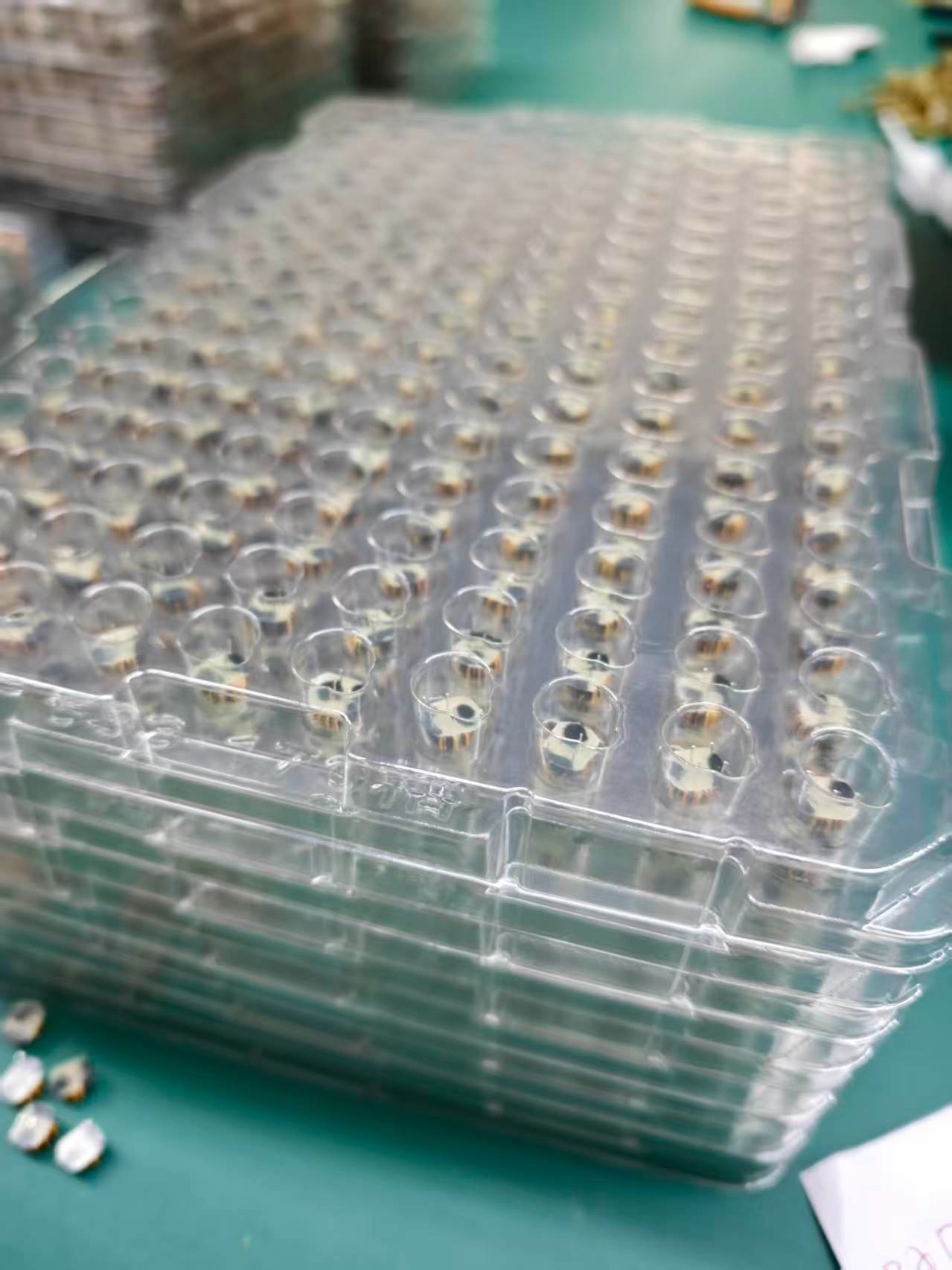 Black NiZn T6×3×3 · 20µH Min — product photograph 5